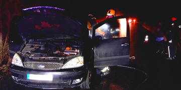 U Horní Břízy začalo za jízdy hořet auto