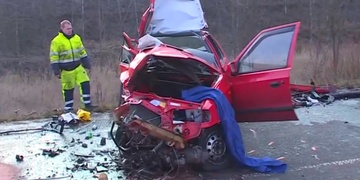 Řidička nepřežila, druhý řidič je těžce zraněn