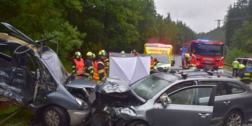 Tragická nehoda, nepřežil otec se čtrnáctiletým synem