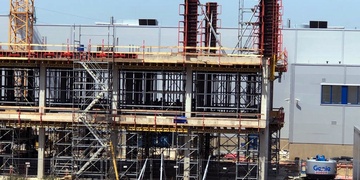 Se zaměstnanci se v Evobusu utrhlo schodiště