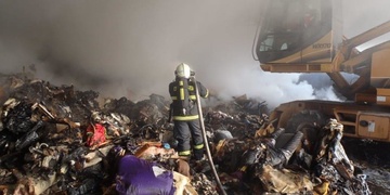 Velký požár v hale Rumpold v Horažďovicích