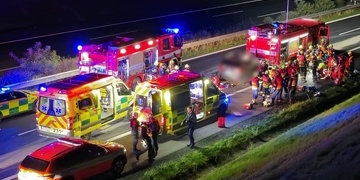 Velice vážná dopravní nehoda uzavřela obchvat Plzně na dálnici D5