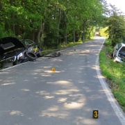 Dva vážně zranění – auto si samo zavolalo záchranáře