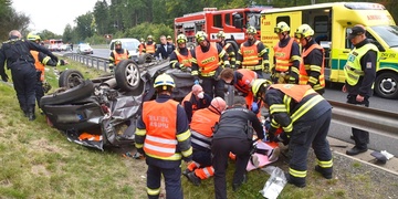 Zraněnou řidičku z vraku vyprostili kolemjedoucí svědci nehody