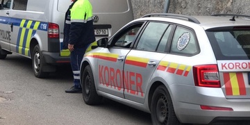 Muž pád z okna nepřežil