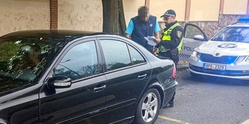 93 a 102 kilometrů po Plzni, někteří řidiči si s povolenou rychlostí hlavu nelámou