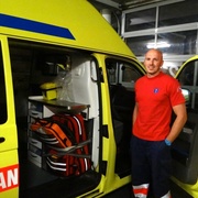 Jak narkoman narazil na statného záchranáře a k ostudě přišel