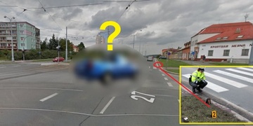 HLEDAJÍ SE SVĚDCI! Sražený senior na přechodu.