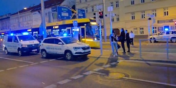 Konflikt mezi cestujícími v tramvaji