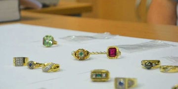 Osmadvacetiletý muž čelí obvinění z krádeží za téměř 600 tisíc korun