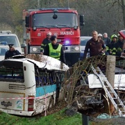 Autobus s plzeňskými fotbalisty havaroval - pět zraněných