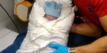 Cesta miminka na svět byla velmi trnitá