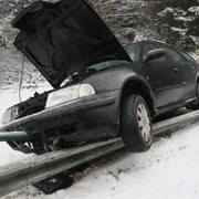 Rychlost na namrzlé silnici se nevyplácí