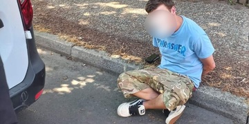 Řidič s téměř čtyřmi promile ujel od nehody