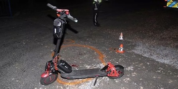 Opilý jezdec havaroval na elektrokoloběžce