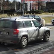 Policie obvinila řidiče, který smetl rodinu s kočárkem