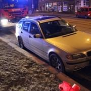 Opilý muž havaroval na Slovanech, zničil si auto a z místa utekl