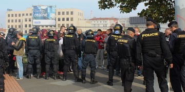 Policie je v plné pohotovosti – sparťané dorazili