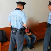 Dopadení pedofila - šel po malých chlapcích