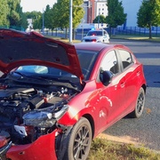 Číňan nezvládl automatickou převodovku a způsobil dopravní nehodu