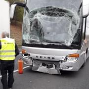 Nehoda autobusu na D5