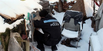 Strážníci sami odrodili chlapečka - GRATULUJEME!