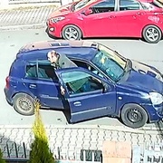 Zloději kurýrku sledovali a poté okradli