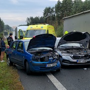 Dopravní nehoda komplikuje provoz na silnici mezi Plzní a Třemošnou
