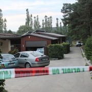 Parašutista v nemocnici zemřel