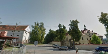 Náklaďák v Mirošově poškodil Mondeo a ujel, neviděli jste ho?