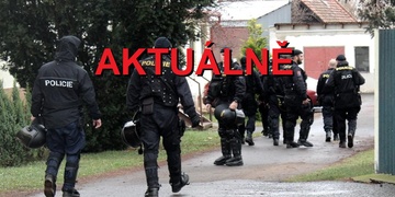 Povstání v zařízení pro uprchlíky, běženci demolují vybavení a napadají policisty