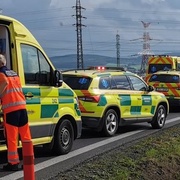 Při čelním střetu dvou aut bylo zraněno několik lidí