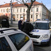 Řidič „hulil trávu“ přímo během jízdy