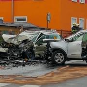 Čelní střet aut, dokonce sedm zraněných najednou
