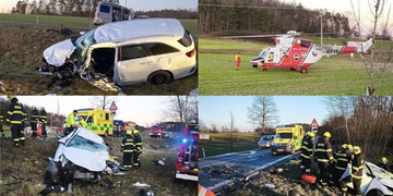 Při čelním střetu bylo zraněno sedm lidí včetně čtyř dětí