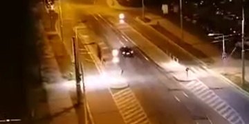 Opilý devatenáctiletý řidič se učil driftovat