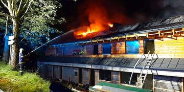 Požár zničil krov novostavby