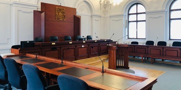 Devianta nakonec usvědčila obřízka