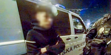 Celostátně hledaný se vydával ze svého kamaráda