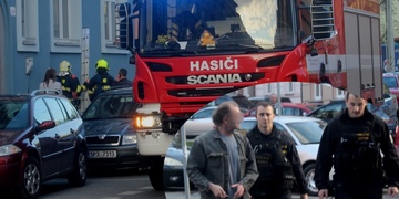 Po spálení večeře šel raději na pivo