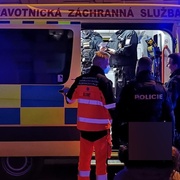 Teprve šestnáctiletá dívka zkombinovala vodku s léky