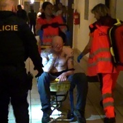 Čtyři zadržení a tři zranění