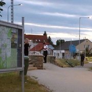 Silně opilý cyklista se srazil s cedulí a pak se ještě chtěl prát se záchranáři