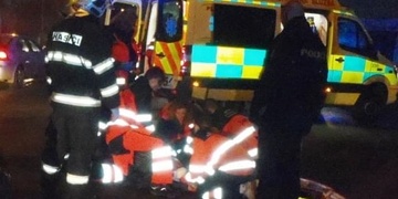 Auto srazilo ženu na přechodu