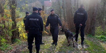 Počíhali si na ně i se psem