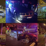 Tři mladí řidiči v Plzni nezvládli řízení svých vozů stejné značky
