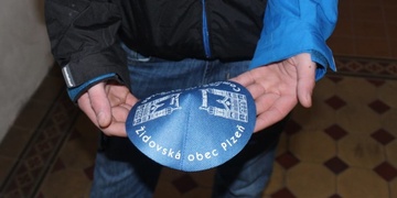 Nepochopitelný útok lidskými exrementy na Velkou synagogu
