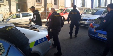 Ženy se servaly kvůli tříkolce