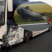 Čelní střet s autobusem způsobil řidič se zákazem řízení