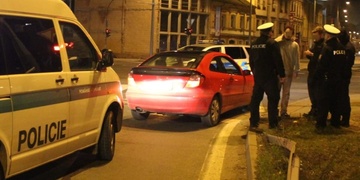 Zákaz řízení jako trest se míjí účinkem, lidé jezdí dál